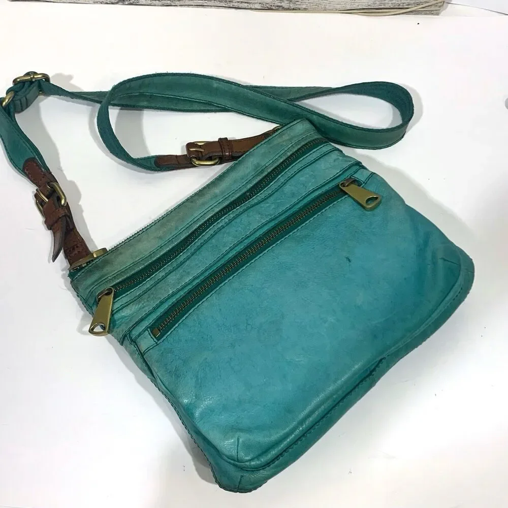 Fossil Explorer Crossbody Purse Teal Leather With 3 Zippers Purse
